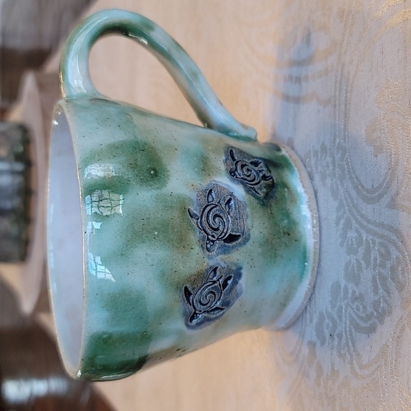 Studio Art Pottery Handmade Mug Set - Green Turtles - 5 Pieces - Picture 5 of 14